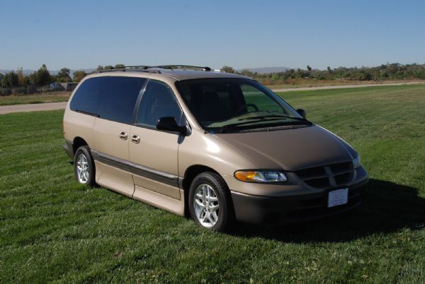 1999 dodge caravan handicap van